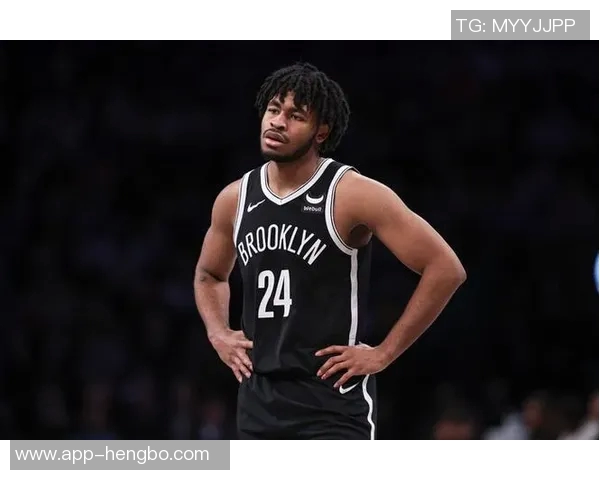 卡梅隆托马斯表现亮眼16分钟内贡献8分2板4助引关注