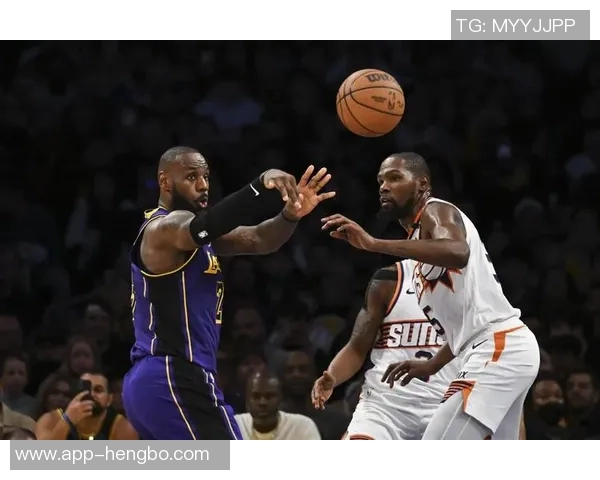 Lowe称赞三球进攻能力出众难以找到类似球员 Lowe称赞三球进攻能力出众难以找到类似球员