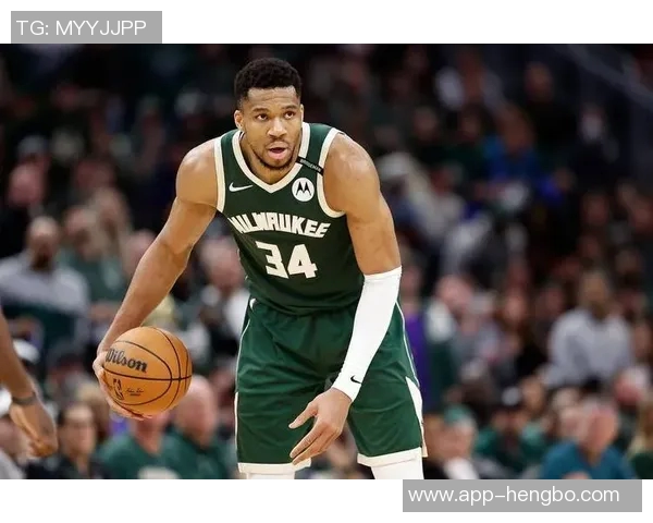 字母哥季前赛首秀表现抢眼轻松拿下13分10板3助助力球队胜利 字母哥季前赛首秀表现抢眼轻松拿下13分10板3助助力球队胜利