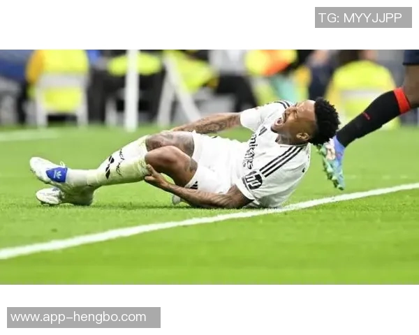 皇马中场琼阿梅尼左腿半腱肌受伤预计缺阵三周 皇马中场琼阿梅尼左腿半腱肌受伤预计缺阵三周