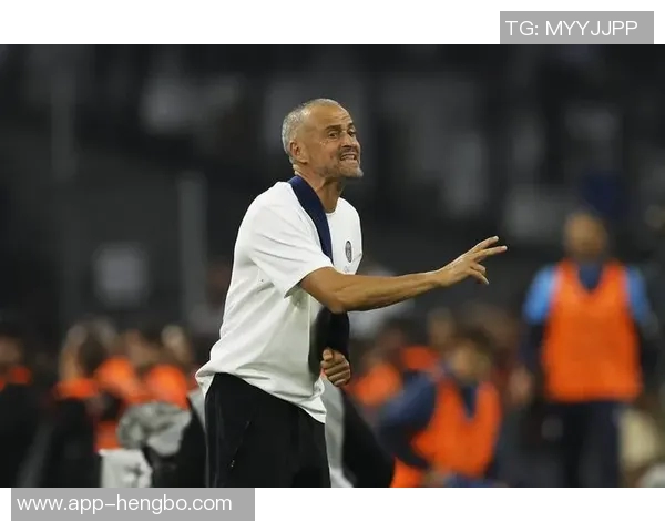 恩里克坚定支持舍瓦利耶:球从后卫双腿间飞过我们对他的表现充满信心 恩里克坚定支持舍瓦利耶:球从后卫双腿间飞过我们对他的表现充满信心