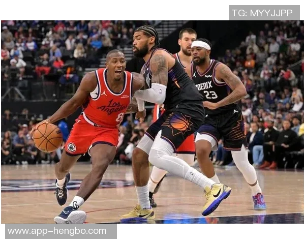 乌布雷因膝盖外侧副韧带受伤缺席明天对快船比赛将与专家会面确认伤情