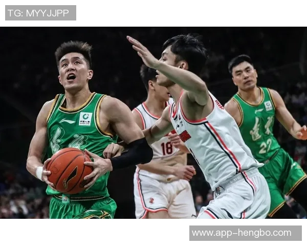 亨特高效表现助球队获胜13投7中三分球命中率高达43贡献17分4板4助